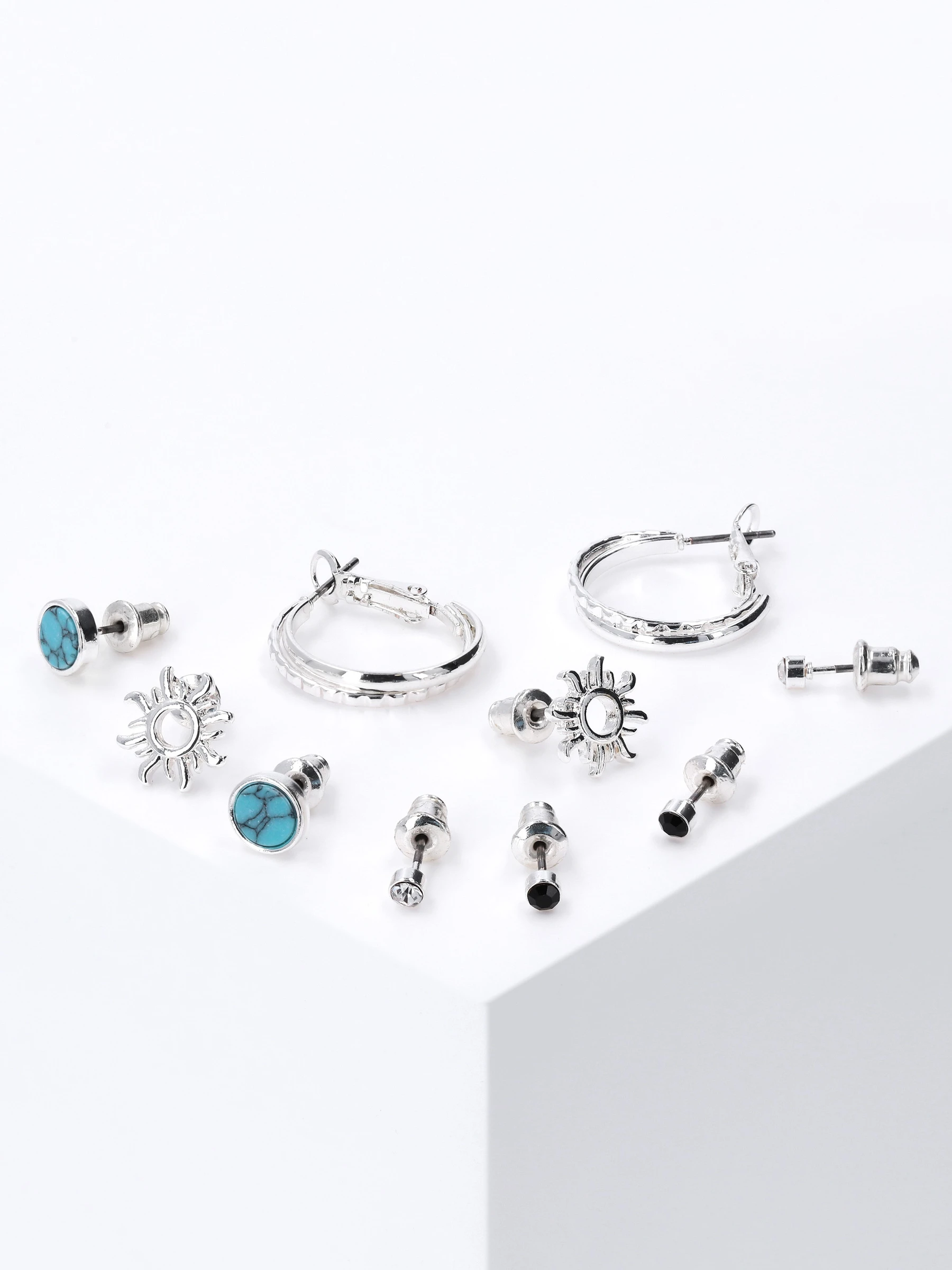 Accessories Ohrschmuck-Set Mit Howlith-Schmucksteinen Und Strasssteinen 4 Accessories Ohrschmuck-Set Mit Howlith-Schmucksteinen Und Strasssteinen – Bild 2