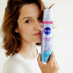 NIVEA Diamant Volumen Haarspray 10 NIVEA Diamant Volumen Haarspray -Always® shop MAM 9568304 SHOP IMAGE 1.4