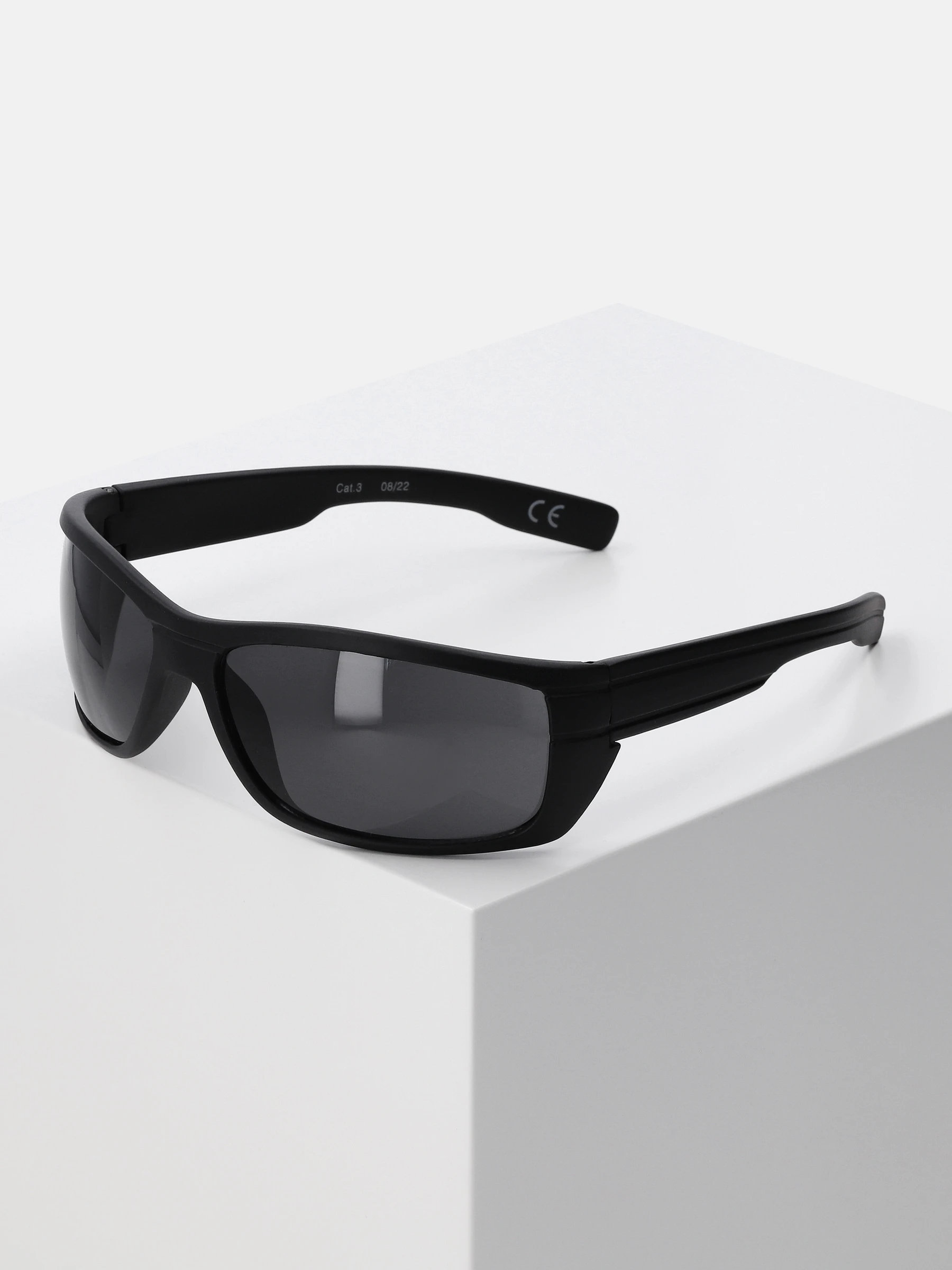 Accessories Sonnenbrille Mit Recyceltem Material 7 Accessories Sonnenbrille Mit Recyceltem Material – Bild 5